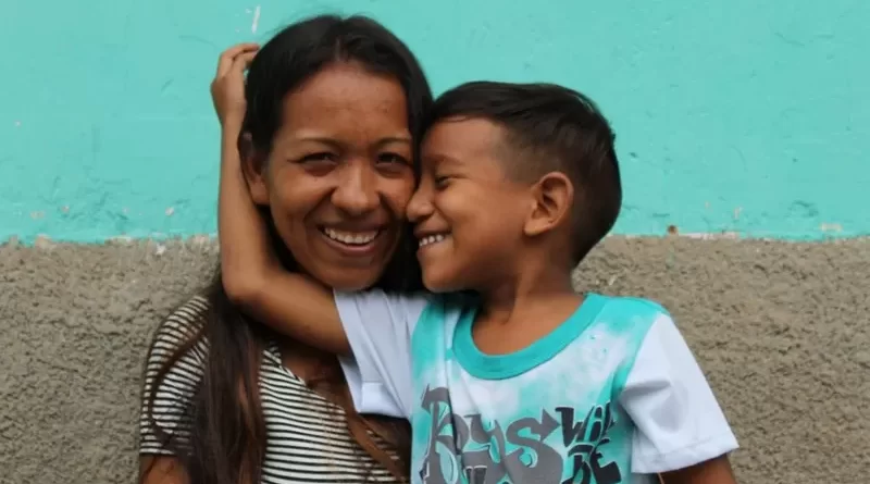 ‘Tudo por eles’: Mães solteiras venezuelanas enfrentam saga da migração em busca de vida melhor para filhos