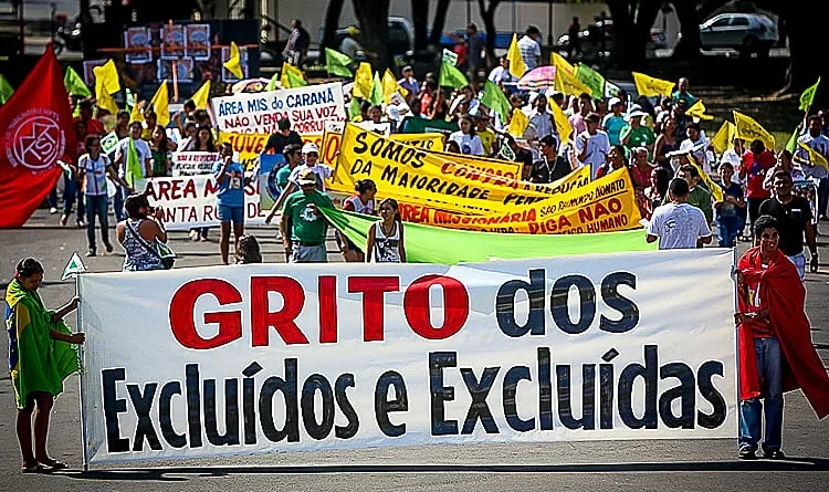 BRASIL VISTO DE BAIXO
